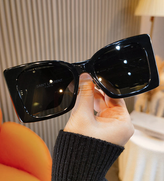 Gafas de sol polarizadas con letras a la moda 2024