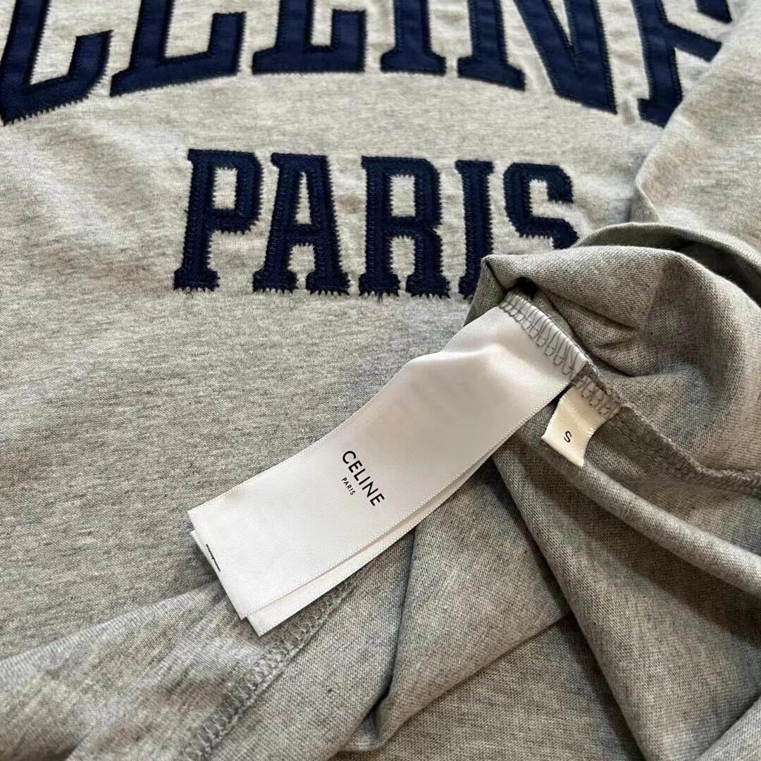 T-shirt à manches courtes brodé avec applications de couleur contrastante