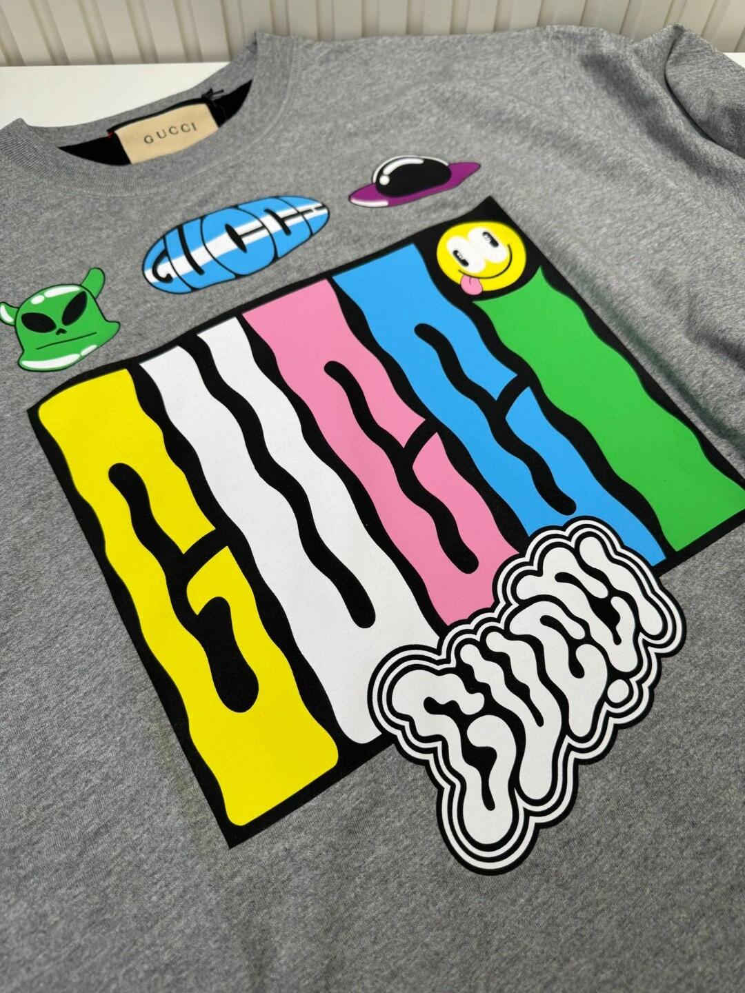 Collection capsule de tee-shirts réversibles à manches courtes