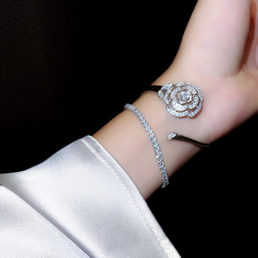 Brazalete Camelia con Diamantes
