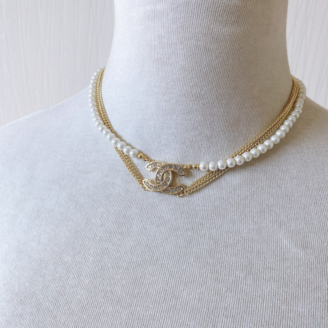 Collar de perlas con doble baño de oro