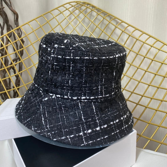 Bob brodé coloré et tendance
