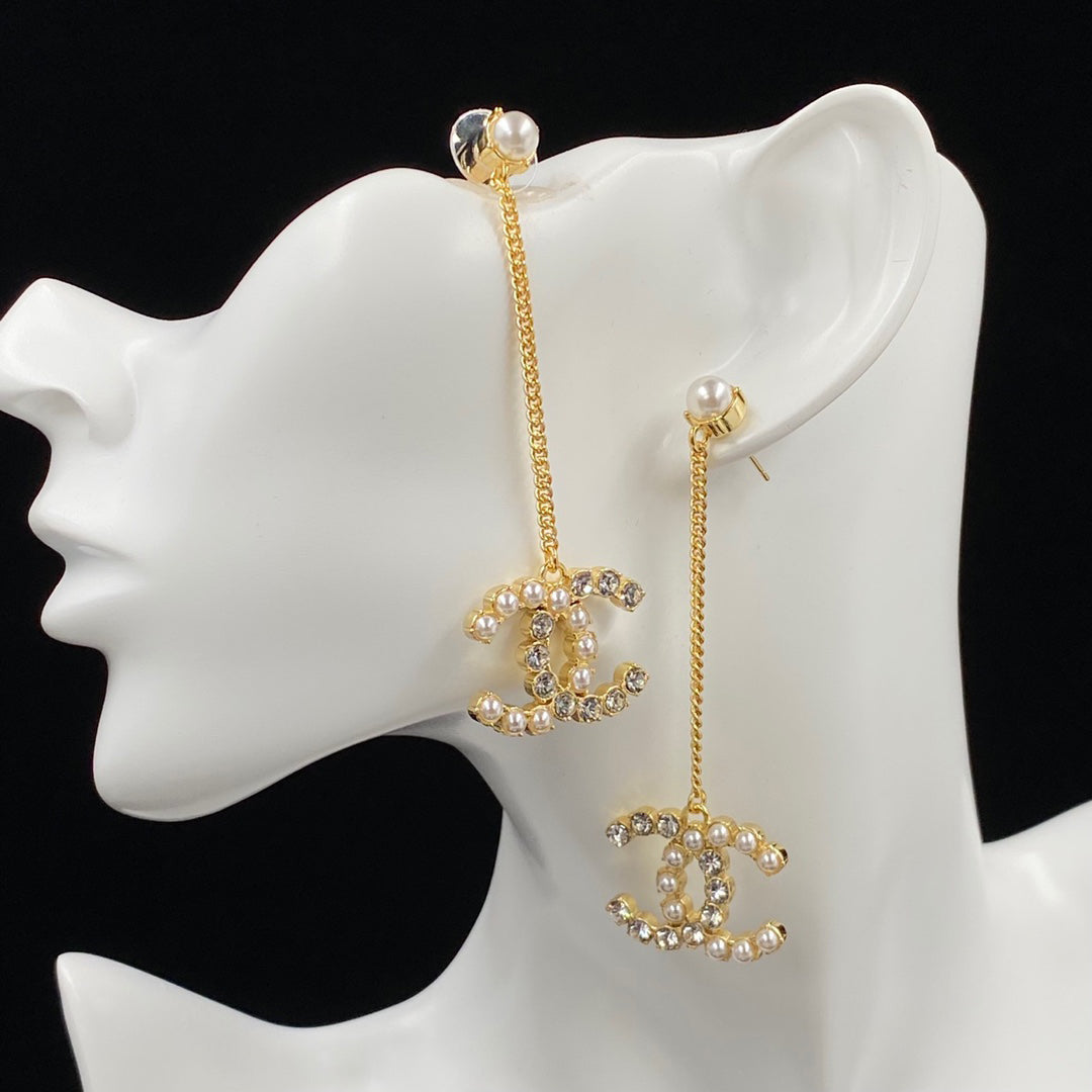 Pendientes de cadena con panel de perlas y diamantes