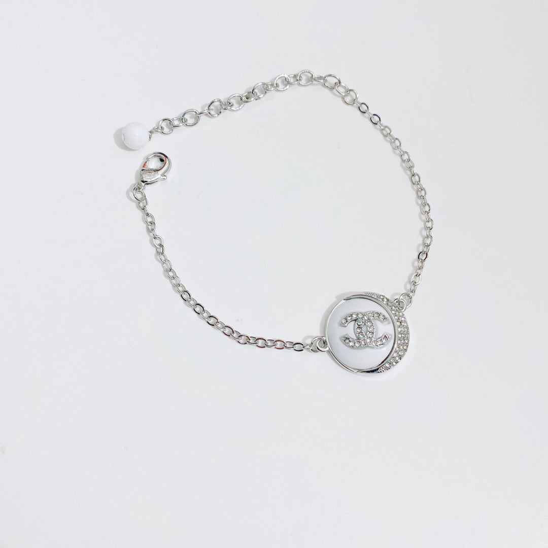 Pulsera con logotipo de diamante redondo