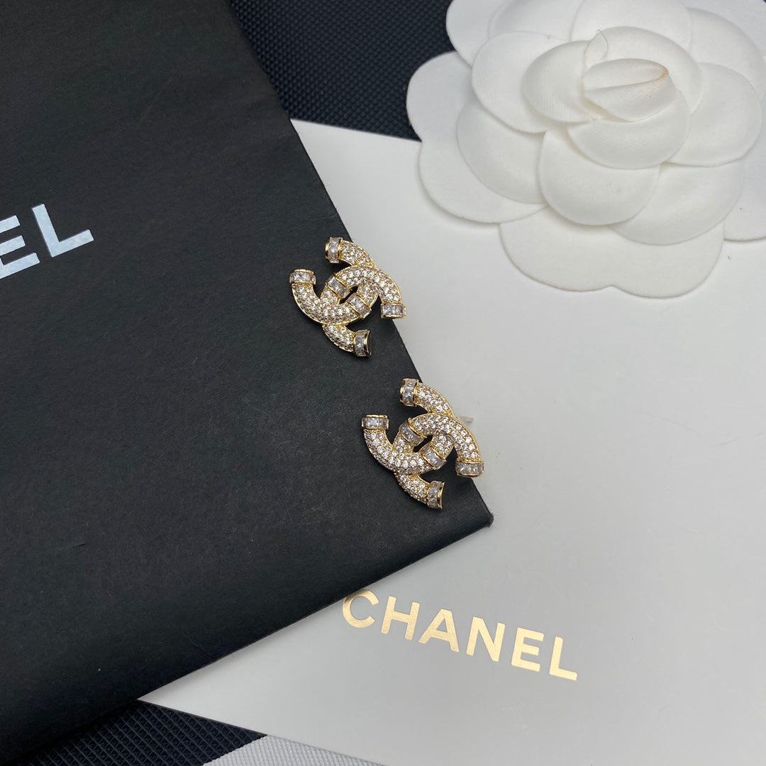 Boucles d'oreilles lettre en zircone fine de qualité supérieure