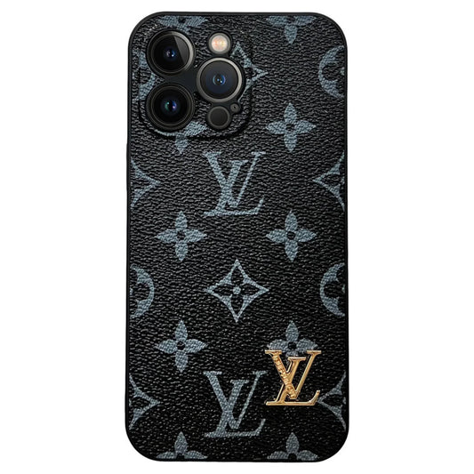 Funda de piel negra con logo metálico