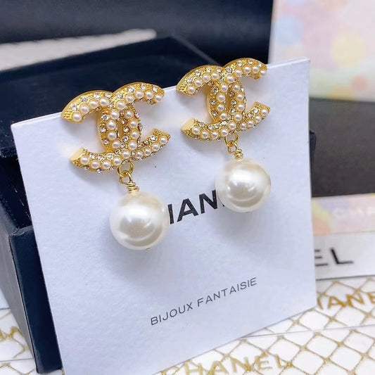 Boucles d'oreilles classiques en perles