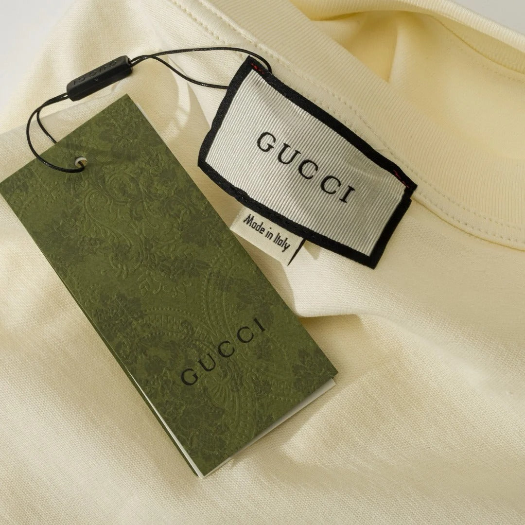T-shirt à manches courtes avec poche plaquée et broderie G entrelacés classique