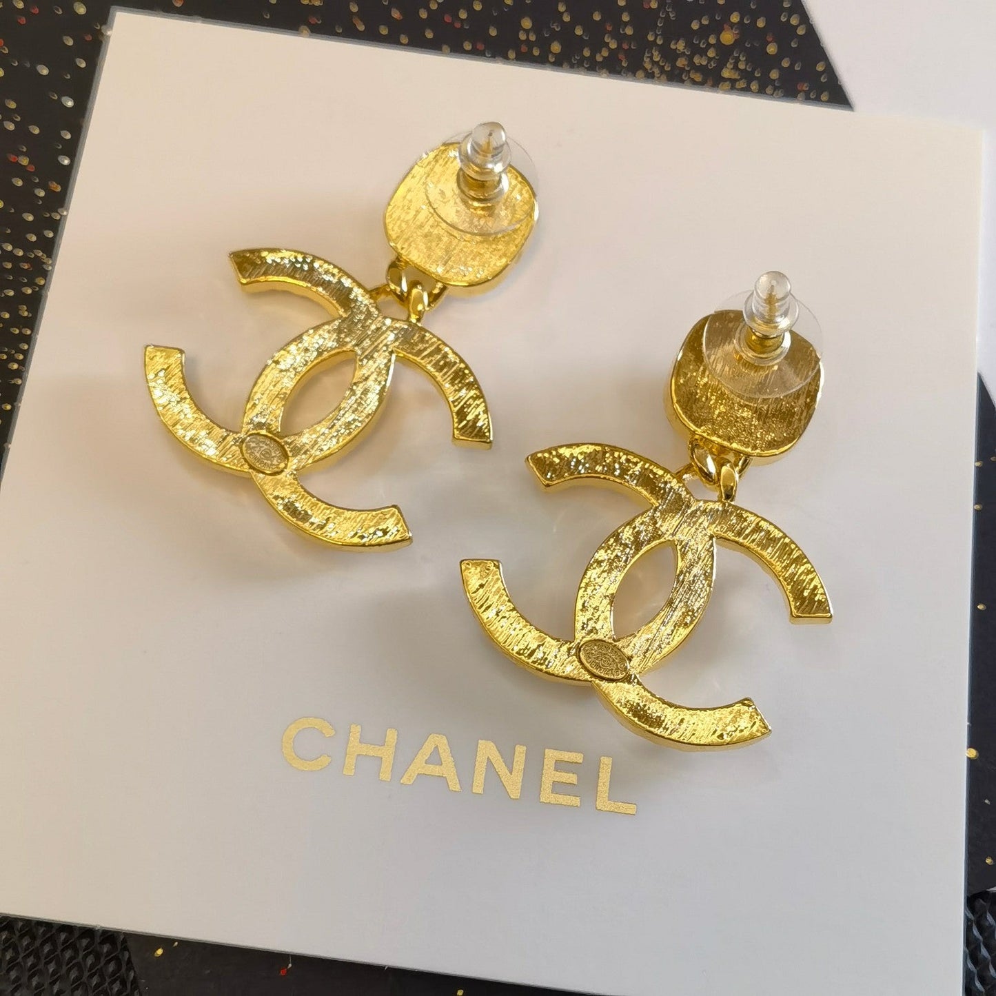 Pendientes de perlas de lujo bañados en oro