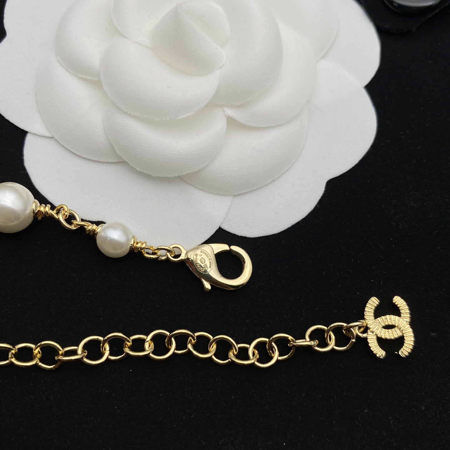 Collar de perlas de doble capa con lazo