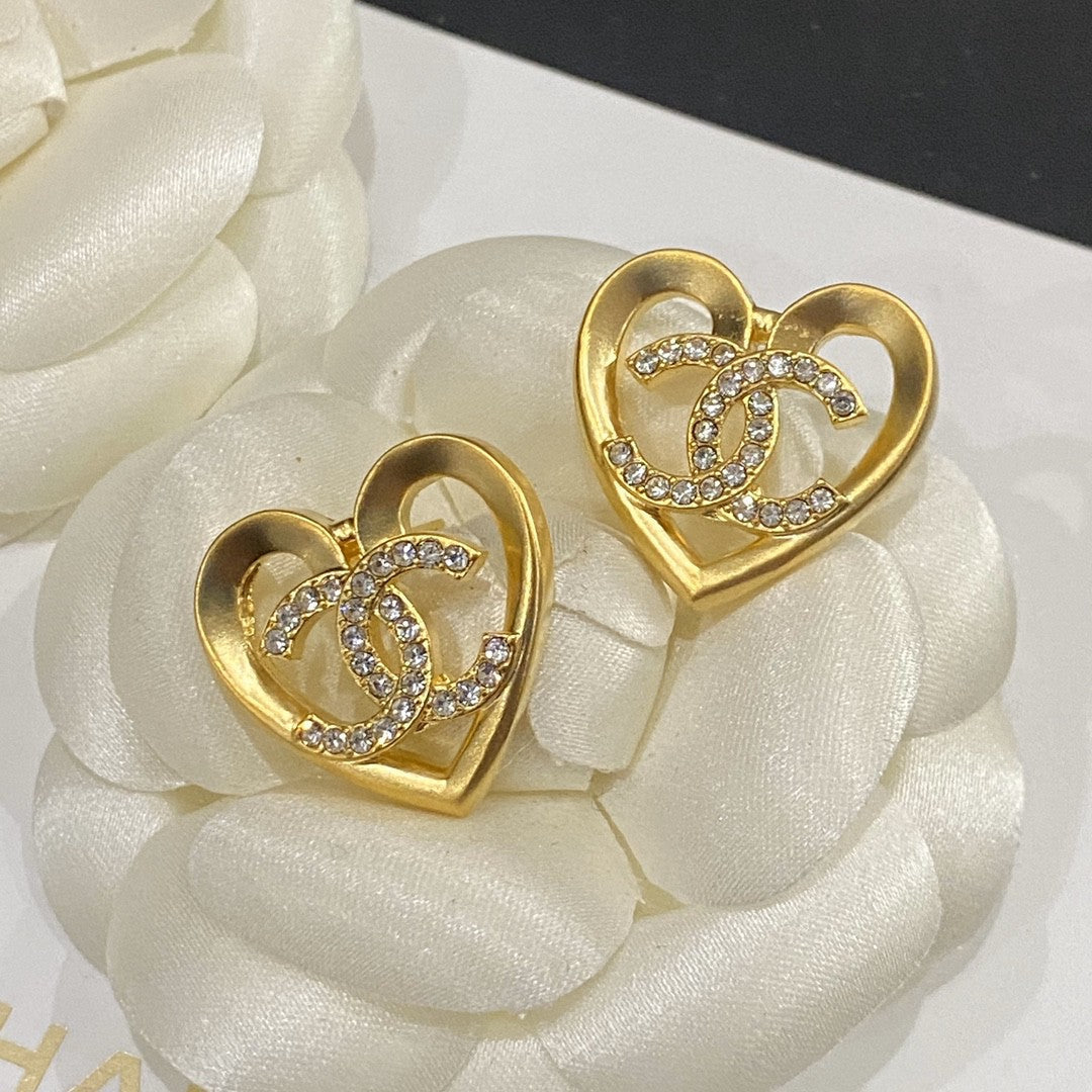 Puces d'oreilles diamant en forme de cœur creux
