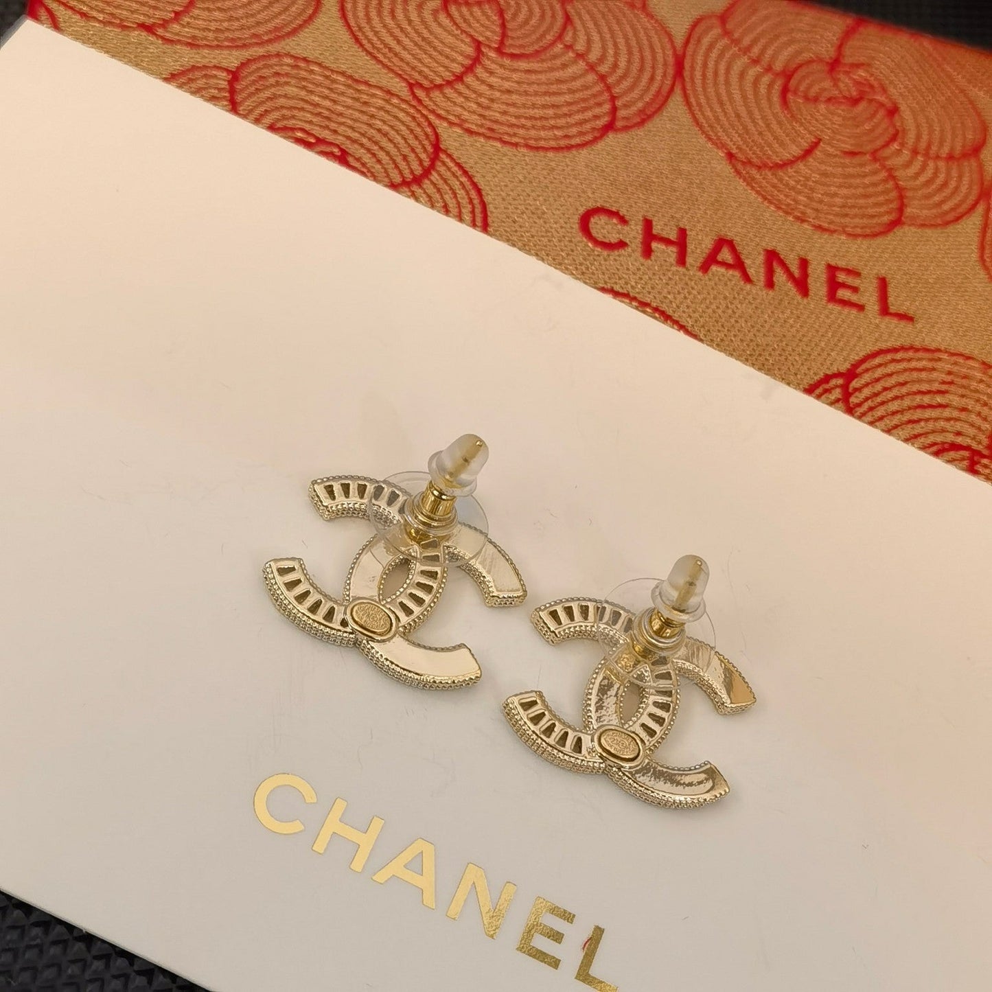 Nuevos Pendientes con Logotipo de Costura de Diamantes Brillantes
