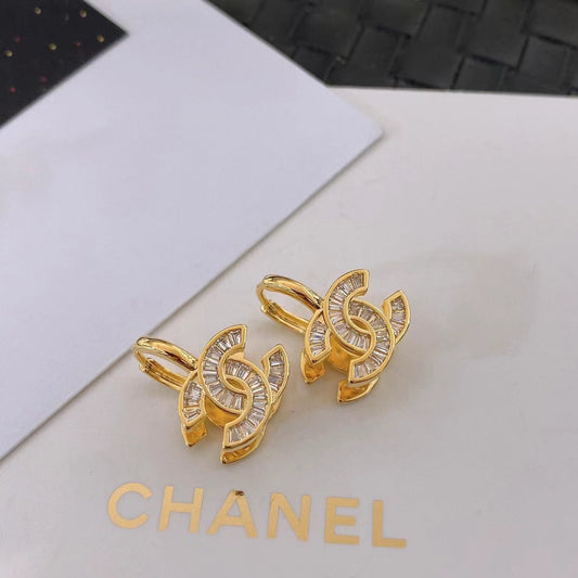 Pendientes de Moda con Logotipo de Diamantes de Imitación