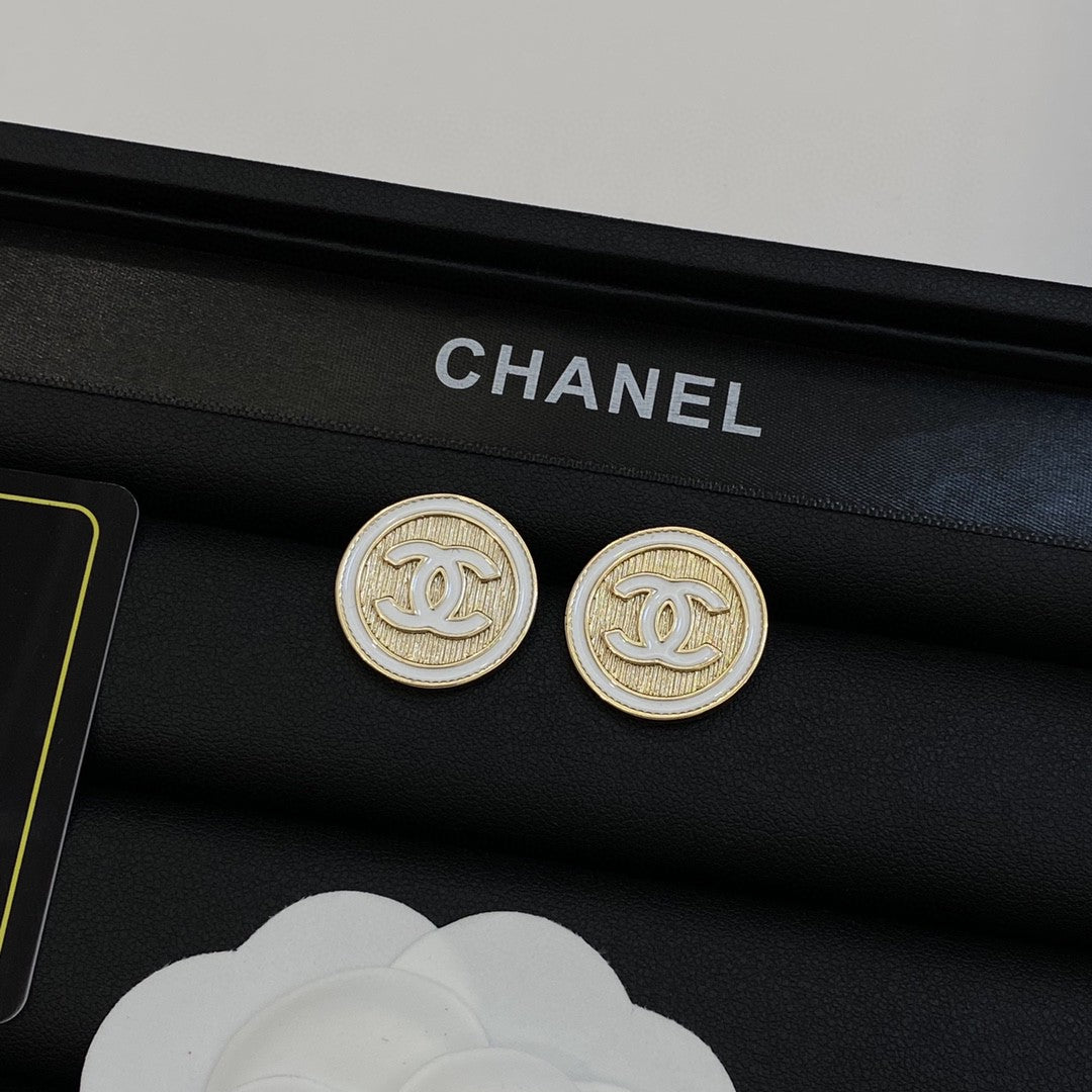 Pendientes Metálicos con Logo Redondo Vintage