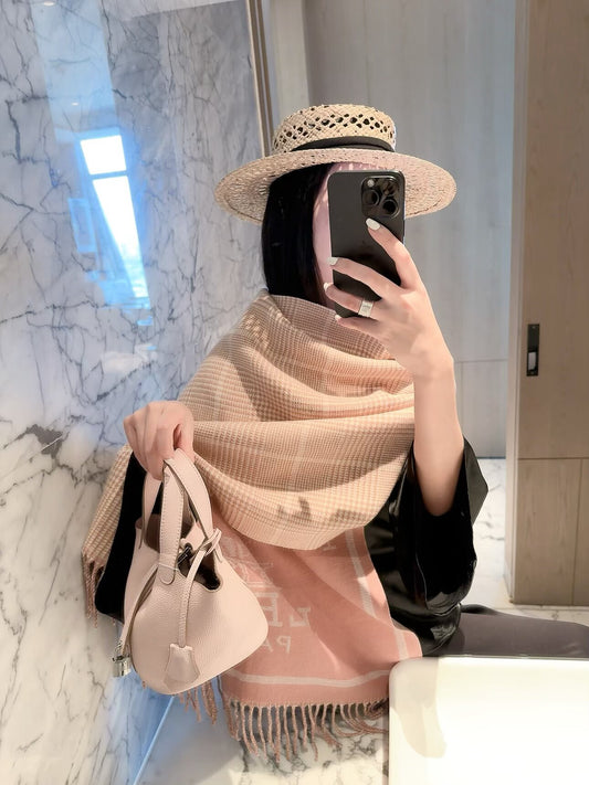 2026 New Double-Sided Carriage Cashmere Scarf Elegant Heritage Style