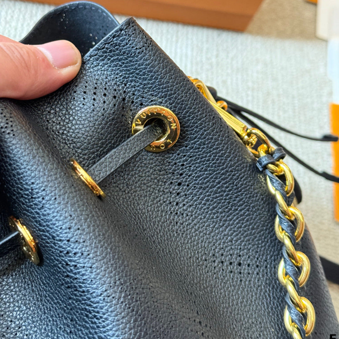 Bolso bombonera troquelado con cordón
