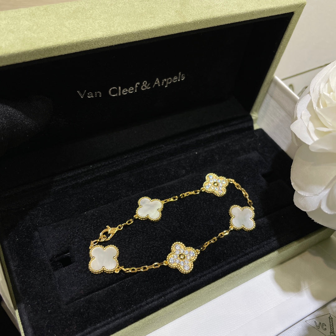 Bracelet trèfle coquillage de luxe