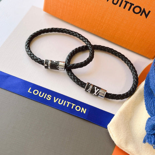 Pulsera clásica de cuero negro