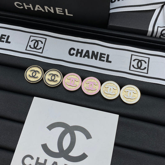 Pendientes Metálicos con Logo Redondo Vintage
