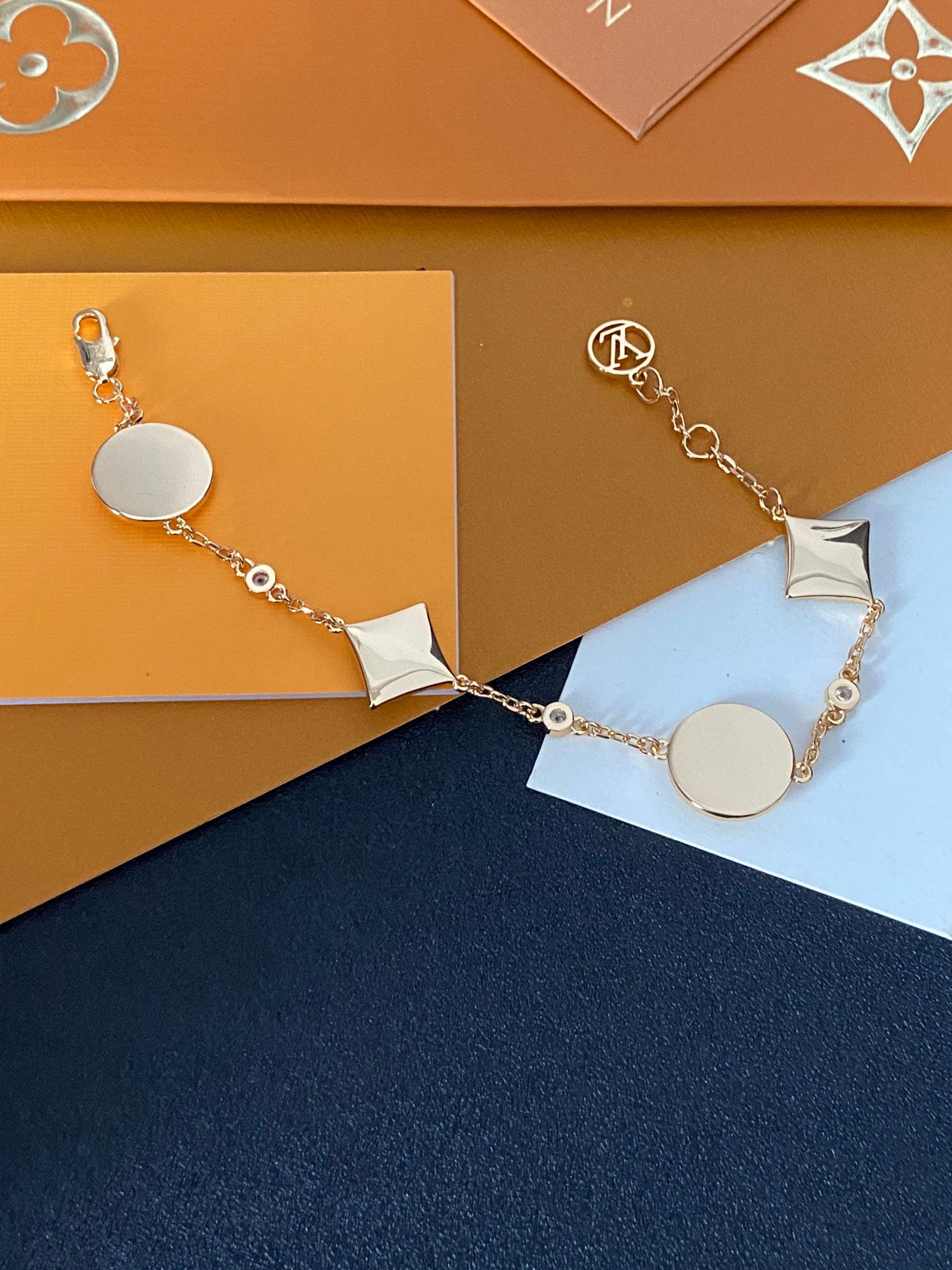 Bracelet de luxe en strass et pierres précieuses