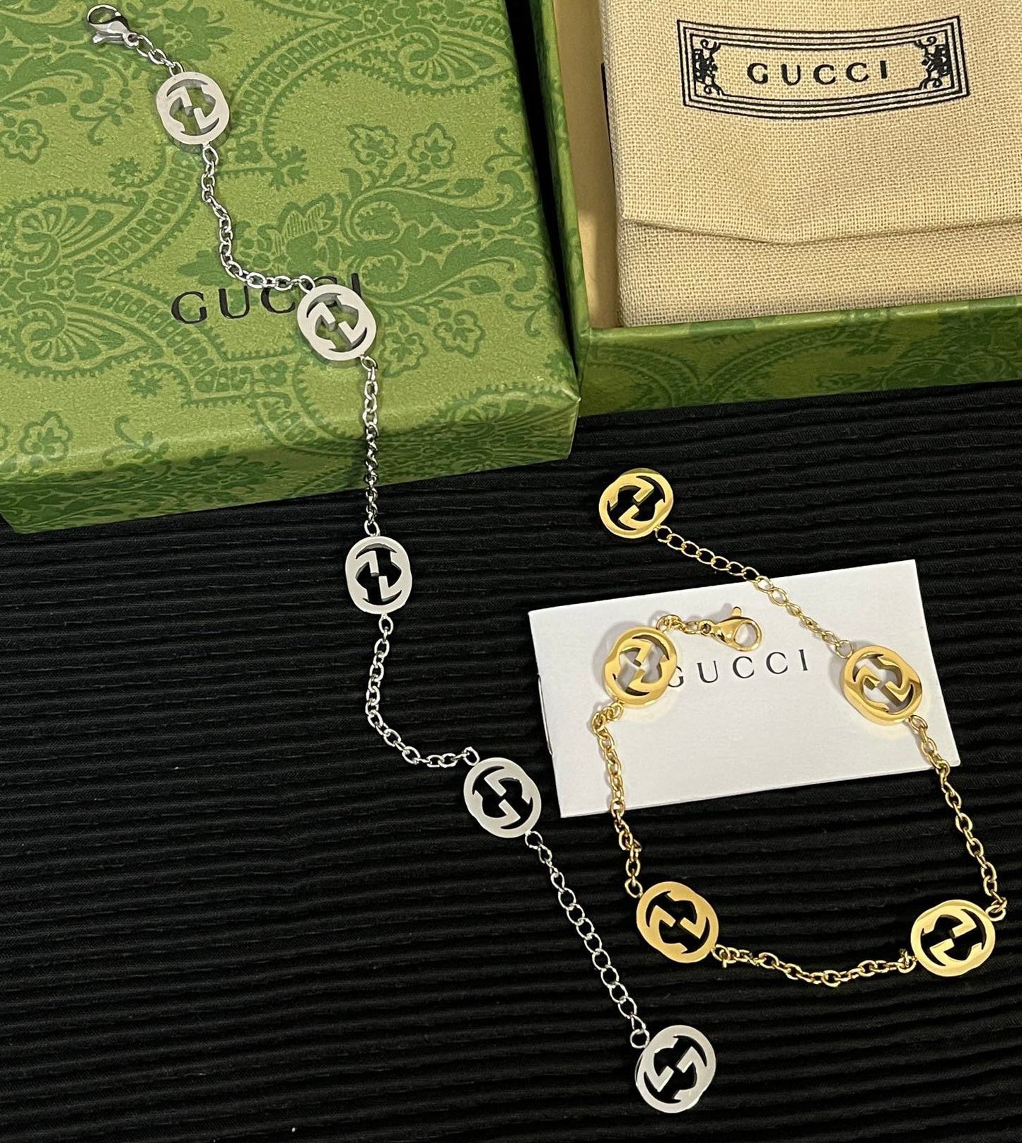 Pulsera con la letra G de moda