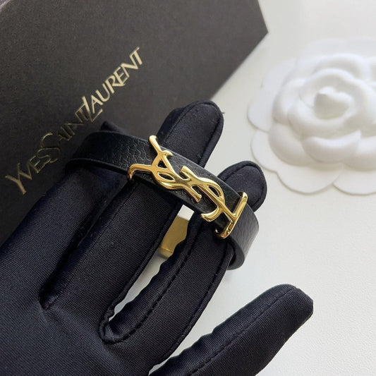 Pulsera de moda de cuero con logotipo dorado