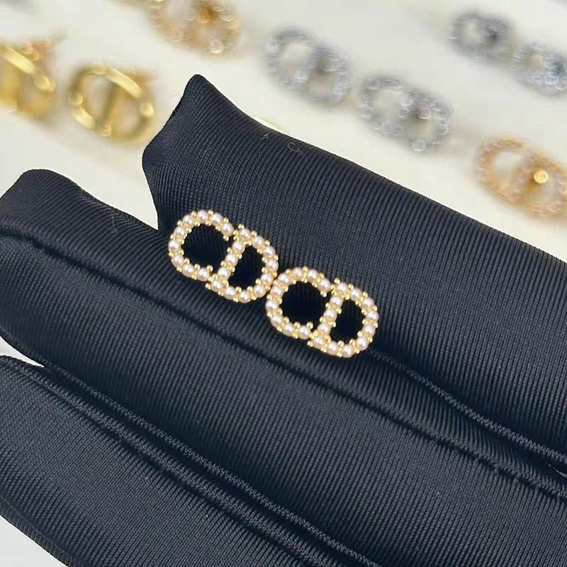 Mini-clous d'oreilles en strass Tempérament