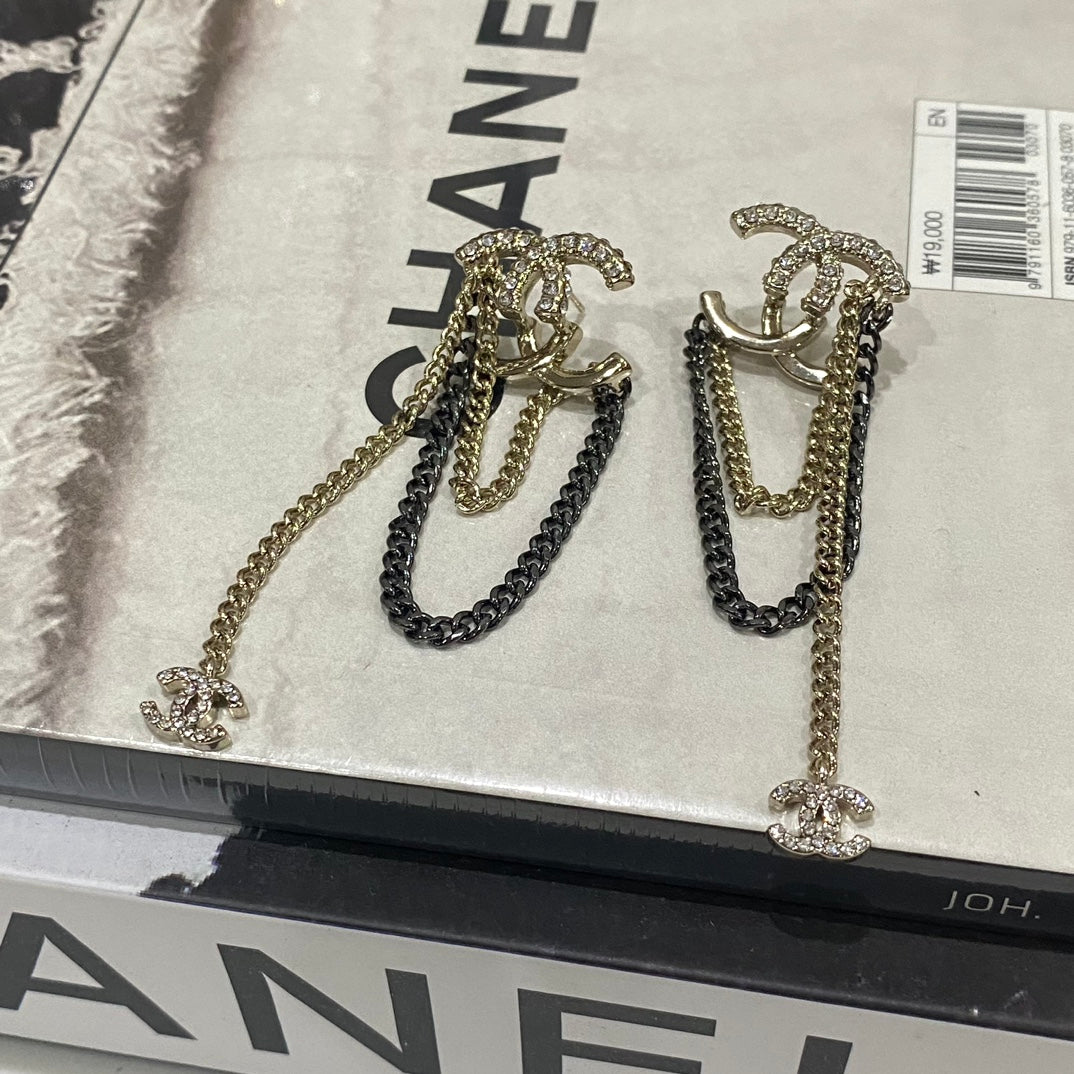 Boucles d'oreilles longues en strass