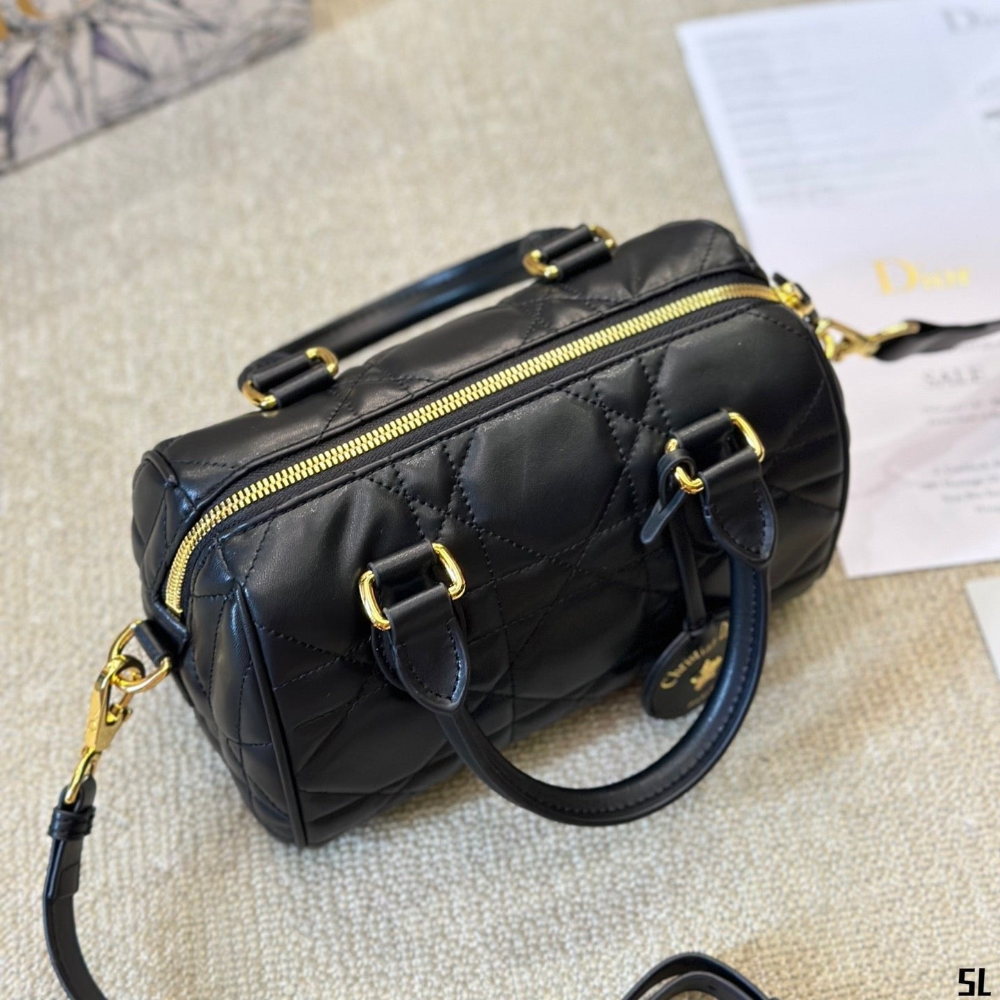 Sac Groove 20 en veau Macrocannage noir