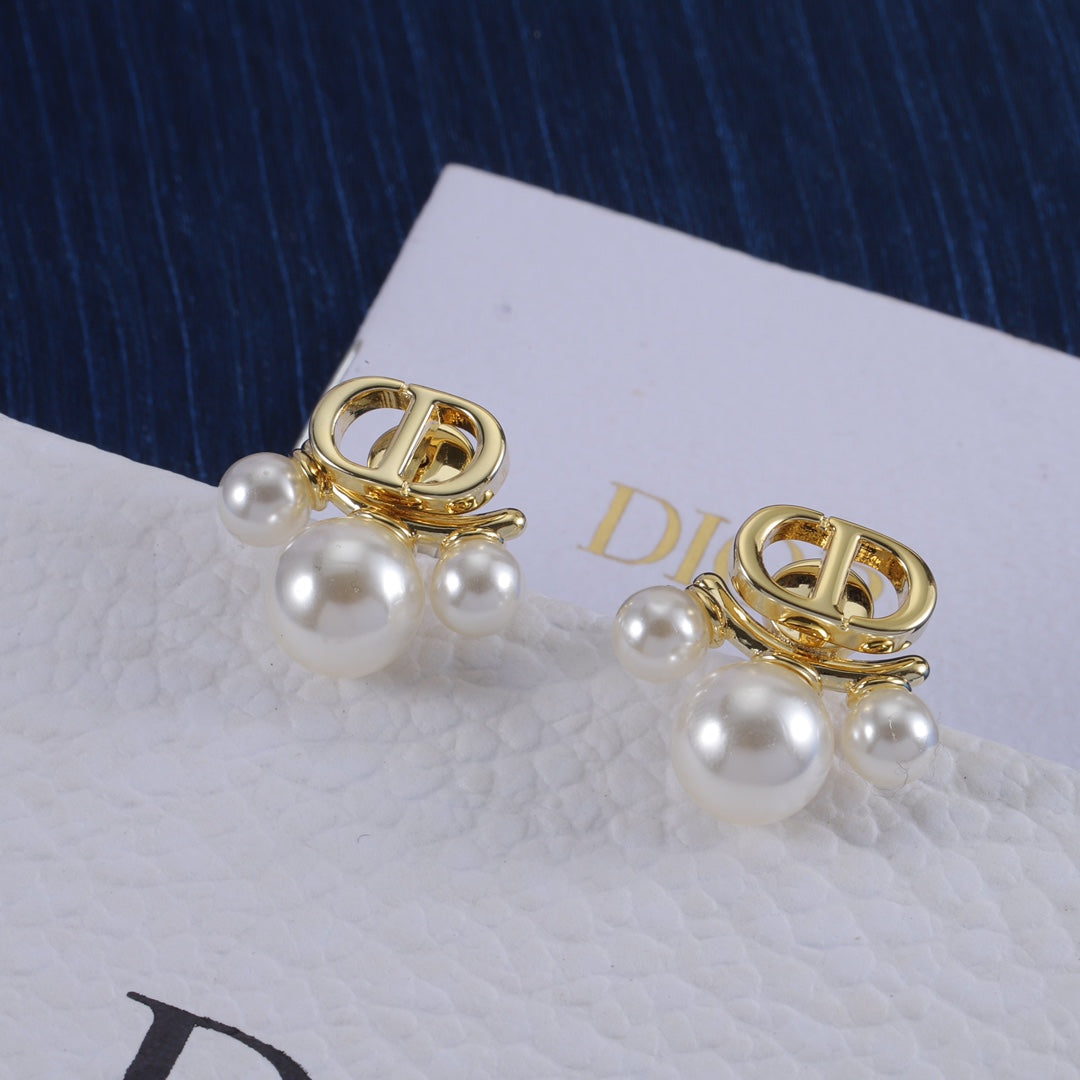 Boucles d'oreilles pendantes vintage en perles
