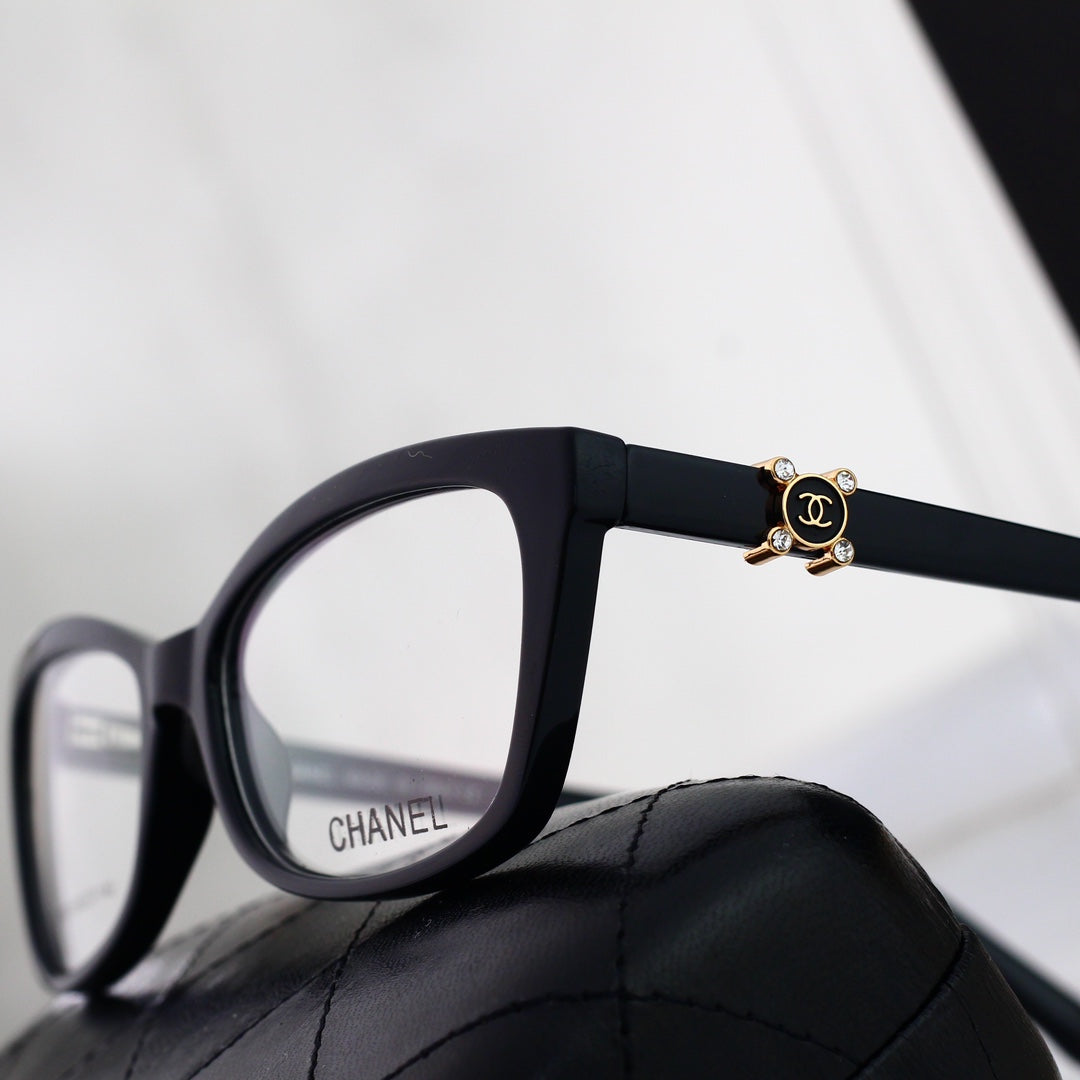 Lunettes à logo strass tendance