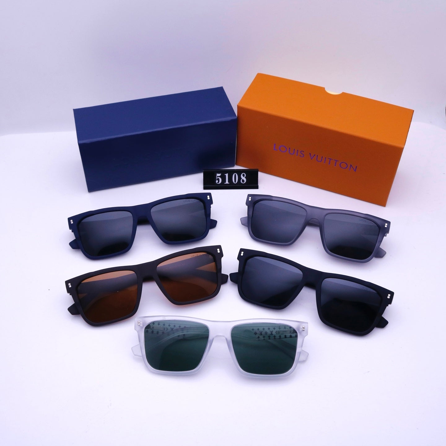 Lunettes de soleil carrées avec monture gravée, style vintage