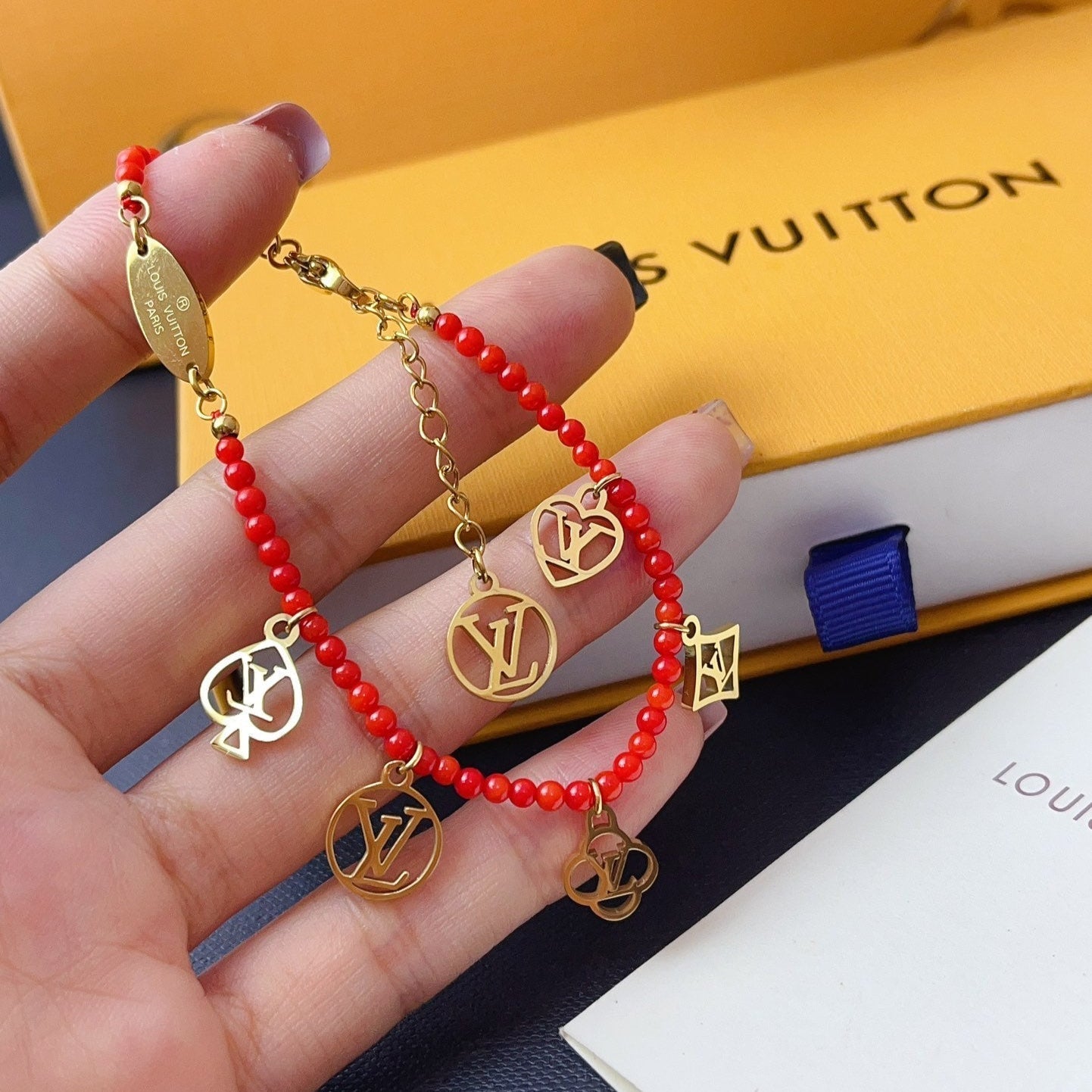 Bracelets Pendentifs Breloques "Game On" rouges