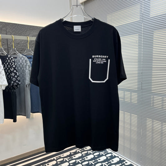 Camiseta estampada con bolsillo