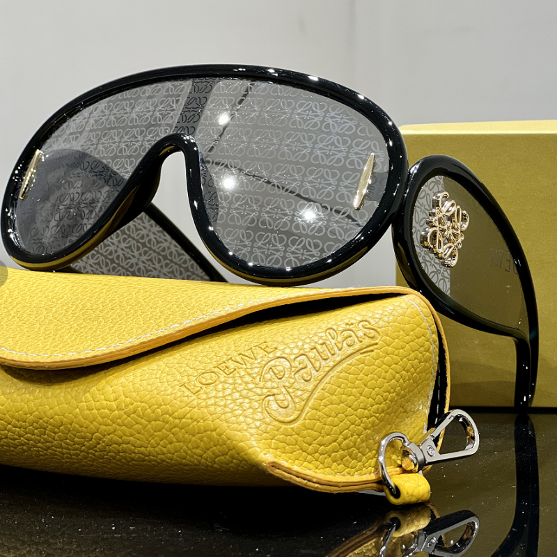 Gafas de sol estampadas de una pieza con montura grande