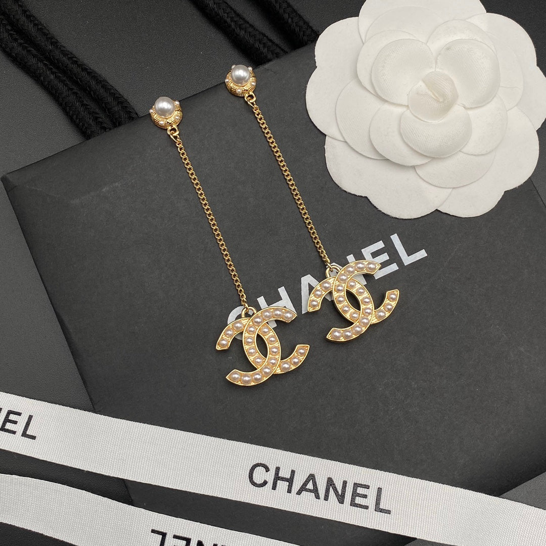 Boucles d'oreilles pendantes alphabet perle