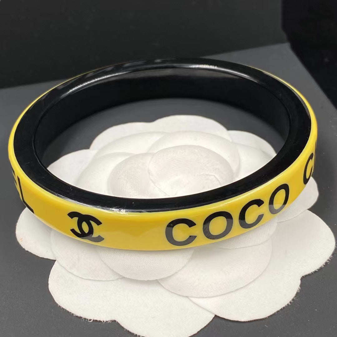 Bracelet en acrylique 5 Couleurs Tempérament