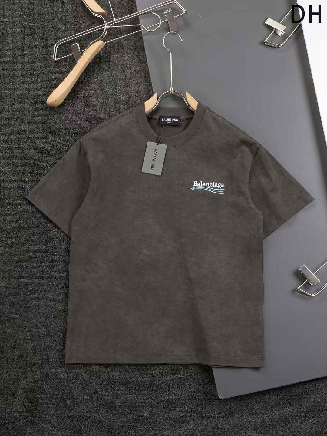 T-shirt aux couleurs tendance