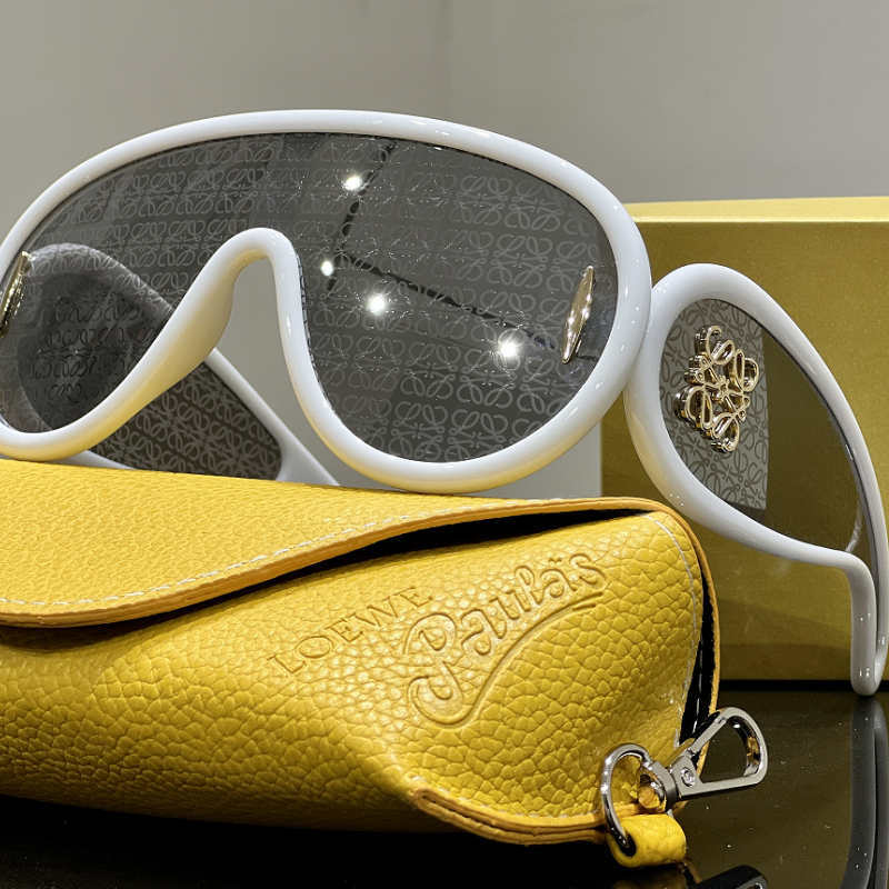 Gafas de sol estampadas de una pieza con montura grande