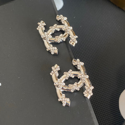 Boucles d'oreilles clous en cristal étincelant