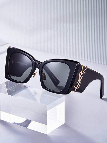 Gafas de sol polarizadas con letras a la moda 2024