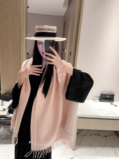 2026 New French-Inspired Jacquard Cashmere Scarf – Elegant Heritage Pattern, Soft Luxury Style