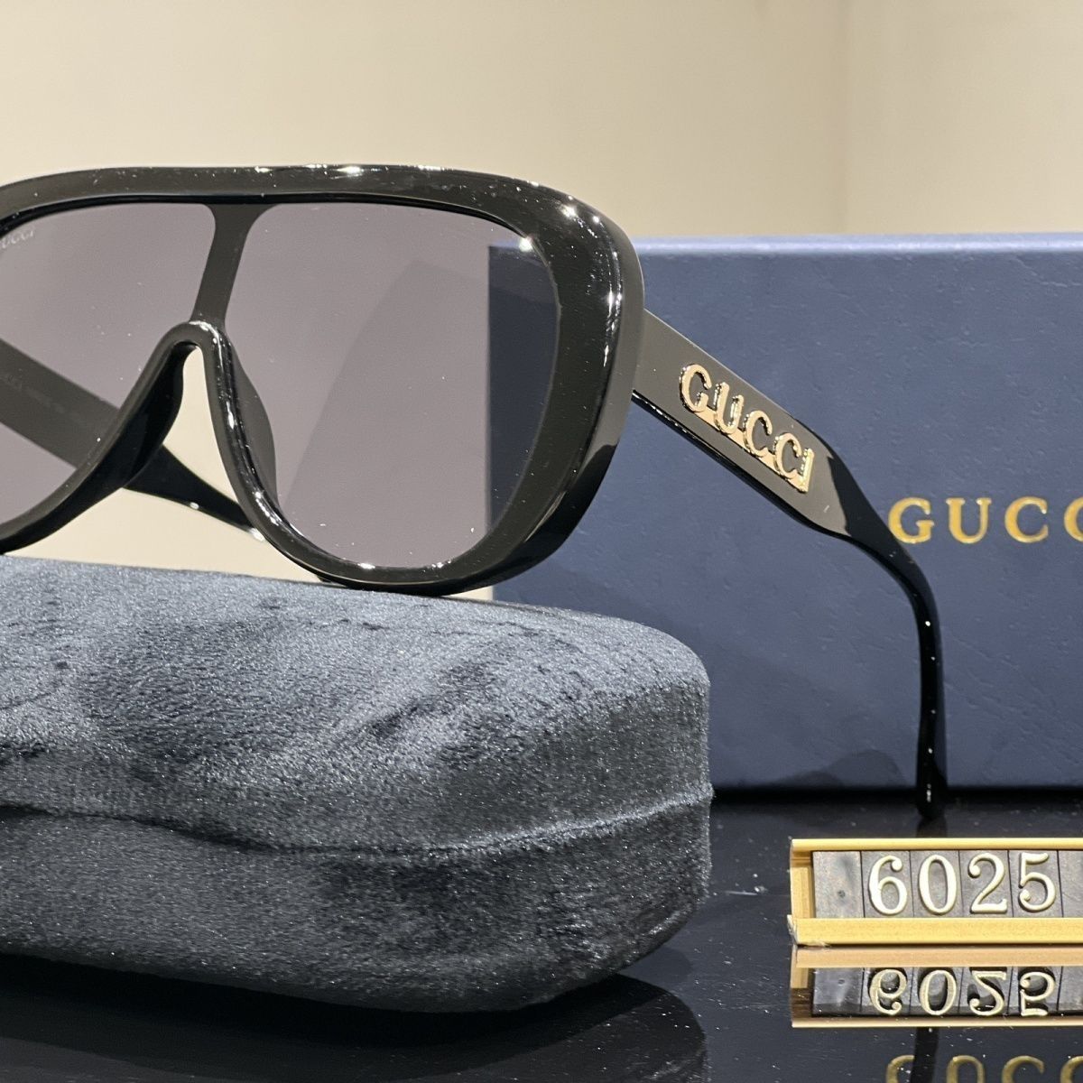 Gafas de sol de moda de una pieza con montura grande