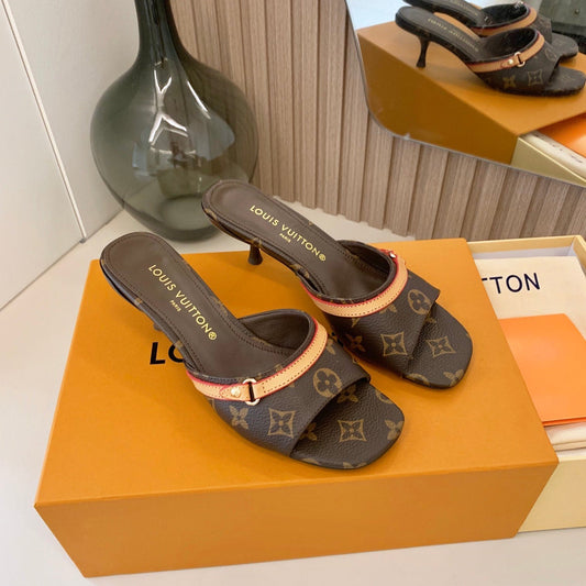 Nuevas Sandalias de Tacón con Monogram