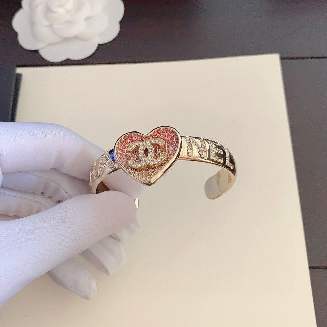 Bracelet jonc cœur avec strass
