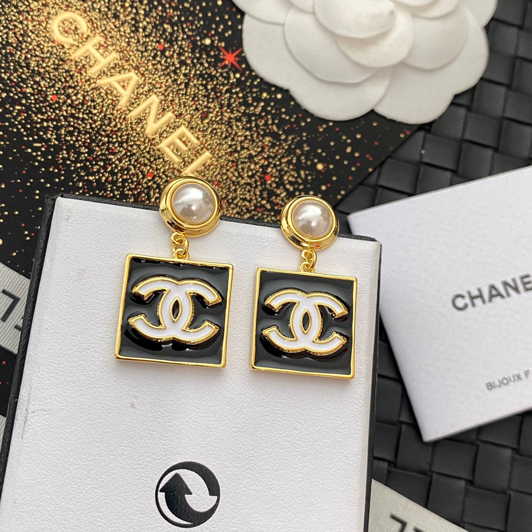 Pendientes de perlas cuadrados de estilo vintage