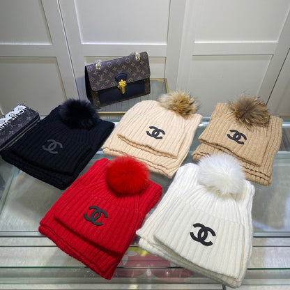 Ensemble Bonnet et Écharpe Tricotés Verticaux Élégants