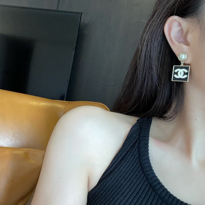 Pendientes de perlas cuadrados de estilo vintage