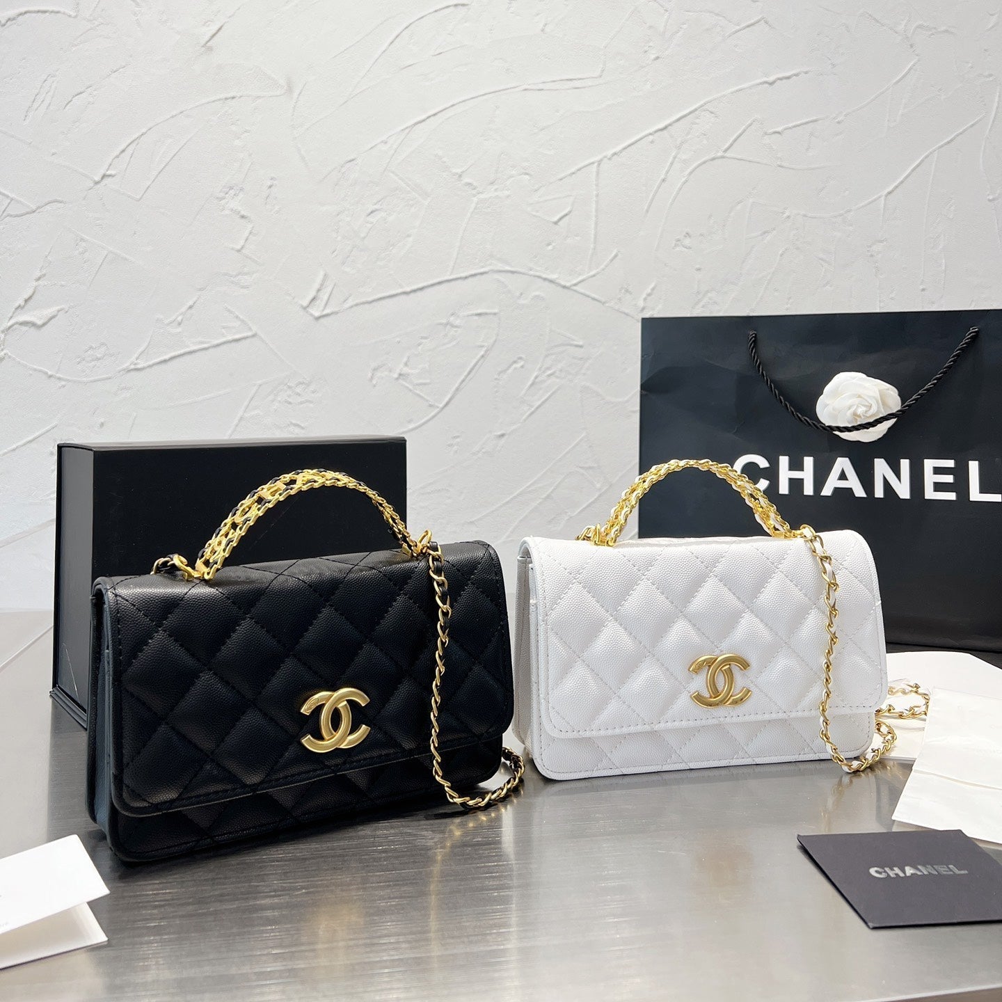 Sac à Bandoulière en Cuir avec Chaîne "Fashion Square"