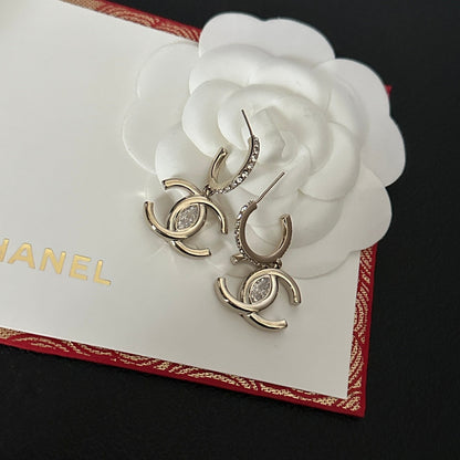 Pendientes de strass en tono plateado